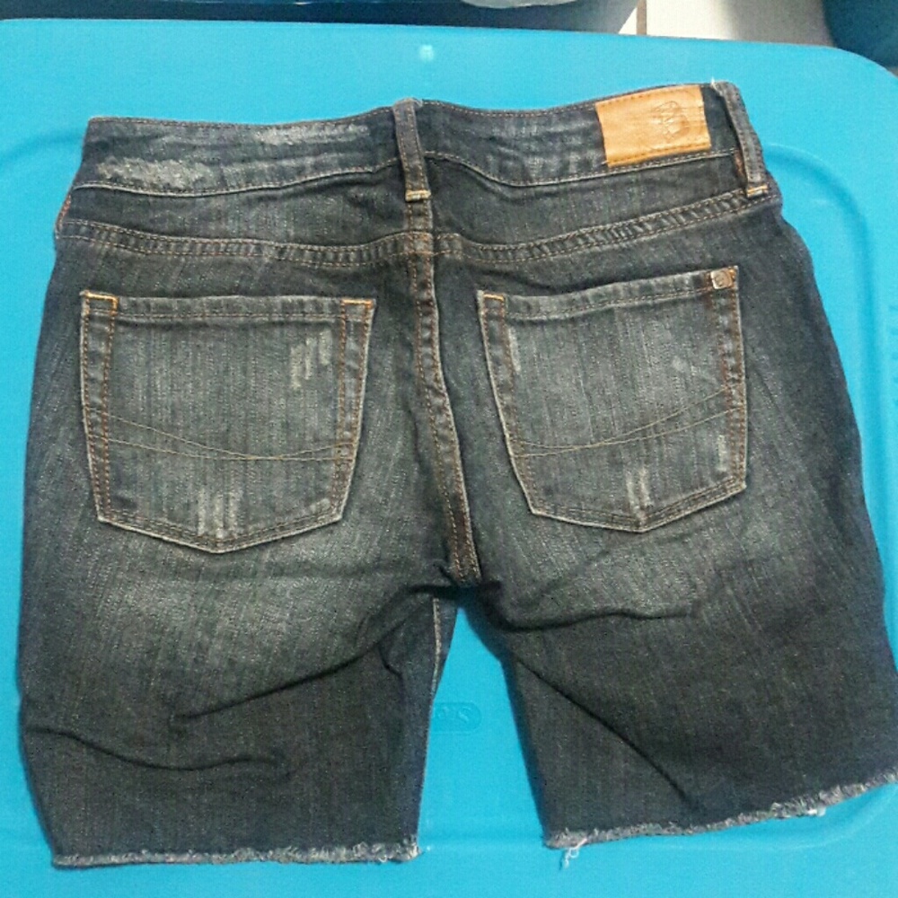 Used - Picture 2 of 3